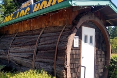 famous-one-log-house-in-garberville-ca_02