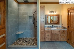 latsios-hybrid-home-in-banner-elk-nc_20